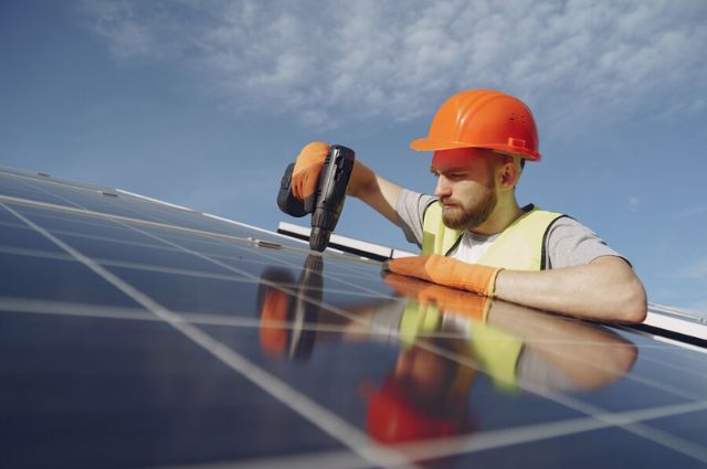 Qual é o Potencial de Economia de Energia ao Instalar Painéis Solares em Residências?